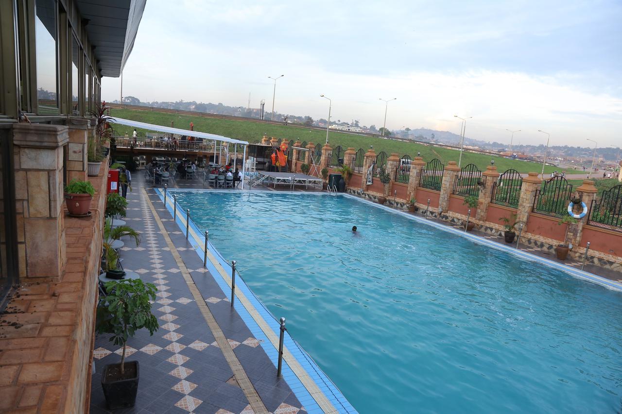 La Grande Hotel 坎帕拉 外观 照片
